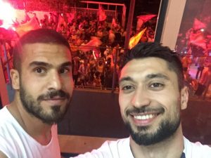 Fahri Akyol (sağda) şampiyonluk sevincini takım arkadaşı Tevfik Altındağ ile birlikte kutladı