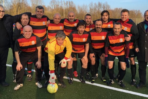 Aslan 3 puanla başladı!