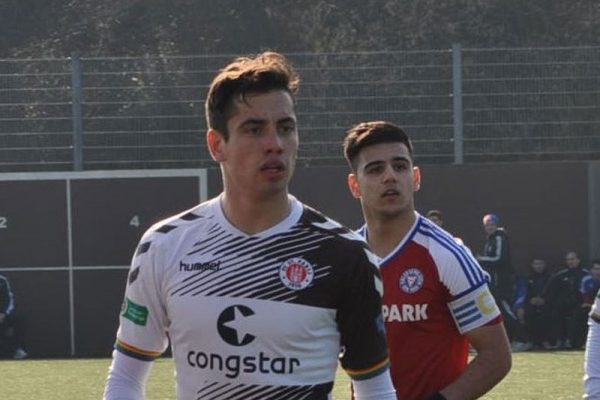 Takımlarını sırtlıyorlar