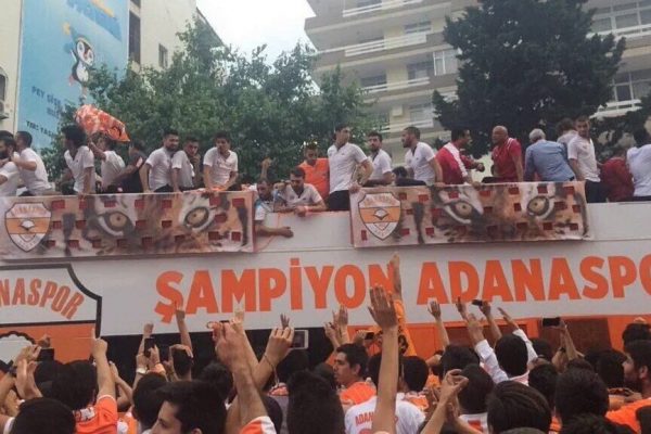 Adanaspor’dan muhteşem kutlama