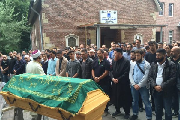 Cenaze namazı kılındı