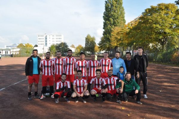 6 gol, 6 kırmızı kartlı maç berabere