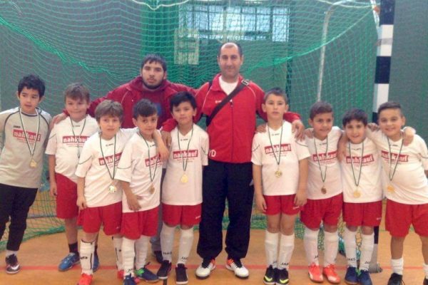 Minikler salona indi