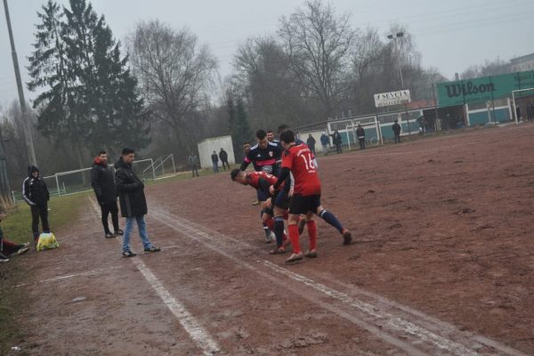 Üç puanlık golü attı, sonra atıldı