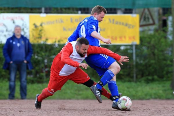 Şimşek kupada çaktı