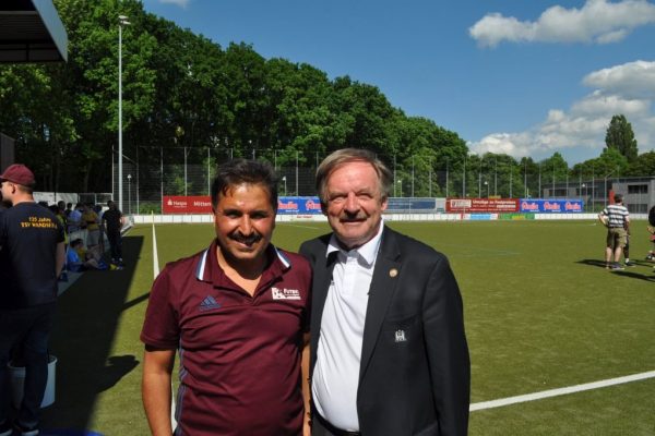 Dirk Fischer bleibt HFV-Präsident