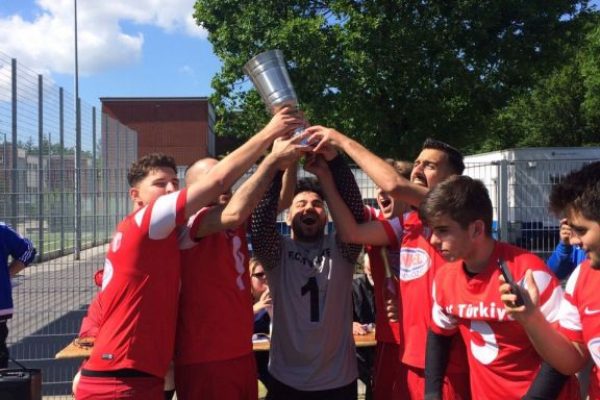 Hakemler bu sefer oynadı