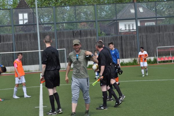 Hakan“ın takımı farklı kazandı