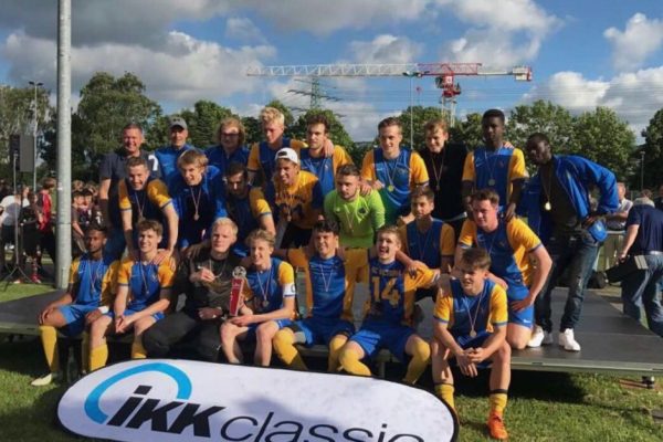 Çakar“lı Viktoria kupa şampiyonu