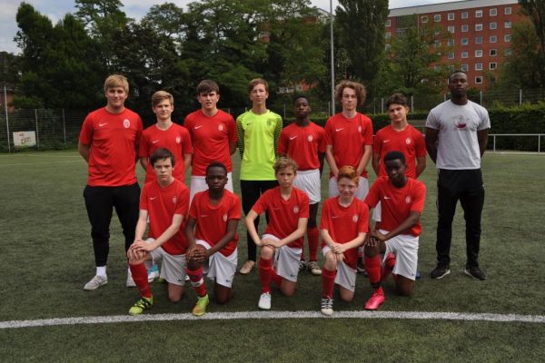 Gençler döktürdü