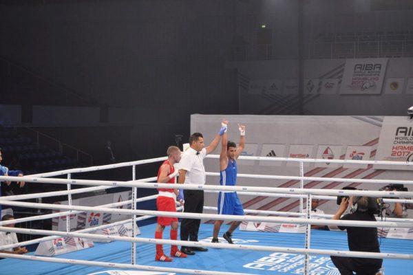 Muhammed rakibini kolay geçti