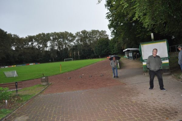 Şimşek çaktı, maç ertelendi