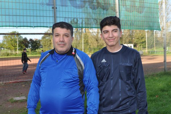 Baba ile oğlu hakem oldu