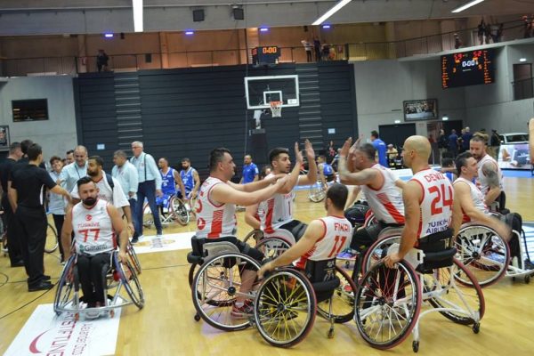 TEBRİKLER 12 CESUR YÜREK 59-52