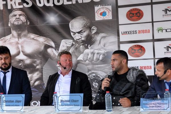 Dünya şampiyonundan Türk profesoynel boksuna destek