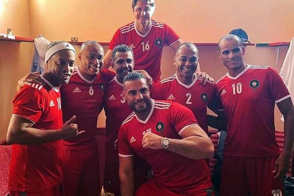 DÜNYA STARLARI KİMSESİZ ÇOCUKLAR İÇİN TER DÖKTÜ