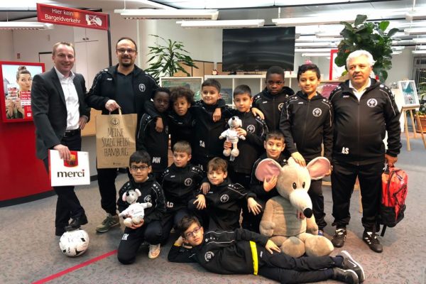 Sparkasse’den miniklere forma desteği