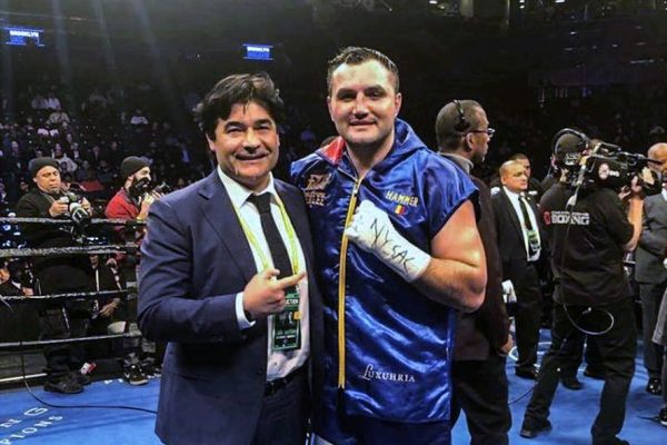 EC BOXİNG BOKSÖRLERİ DÜNYANIN DÖRT BİR YANINDA DÖVÜŞTÜLER