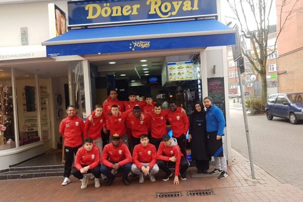 Döner Royal’dan gençlere destek