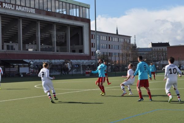 Şimşek 90’da çarpıldı