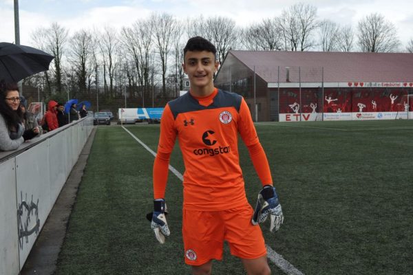 Yetenekli kaleci Emre