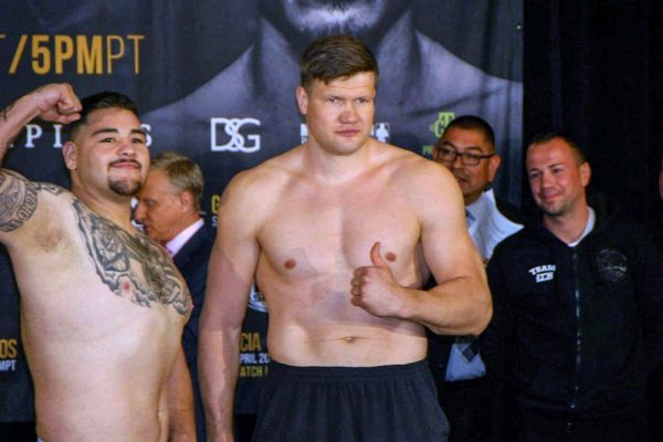 Türk kulübün dev boksörü ABD’de şanssız bir yenilgi aldı