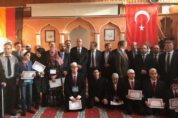 Almanya Kuran-ı Kerimi güzel okuma birincisi Hamburg’dan
