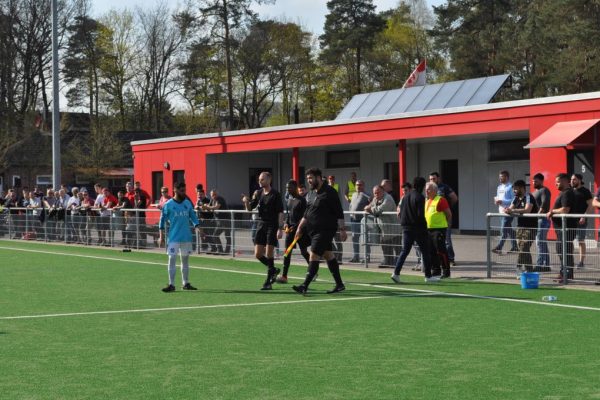 Yüksek gerilim hattı!