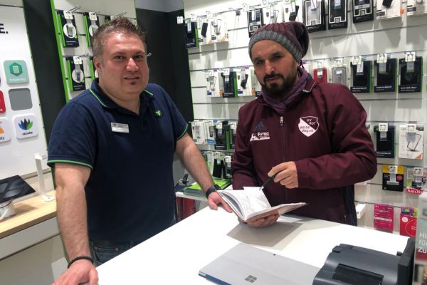 Harburg Phoenix-Center’de Mobilcom Debitel açıldı