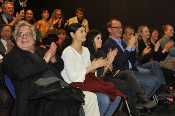 Büyüleyen performans