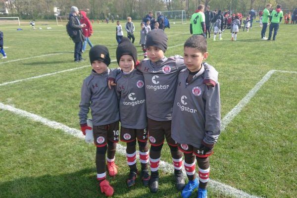 Minik Türk yıldızlar geçidi