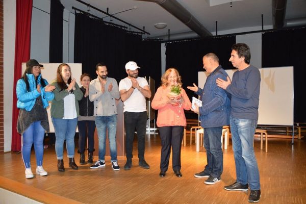 SAHNEDE SÜRPRİZ ANNELER GÜNÜ KUTLAMASI