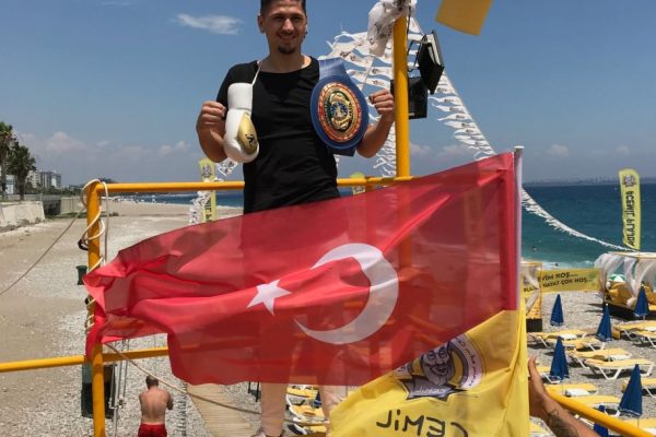 Emre Çukur’a rakip dayanmıyor