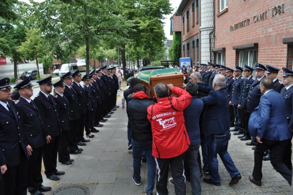 Genç yaşta ölen Başak, gözyaşlarıyla uğurlandı
