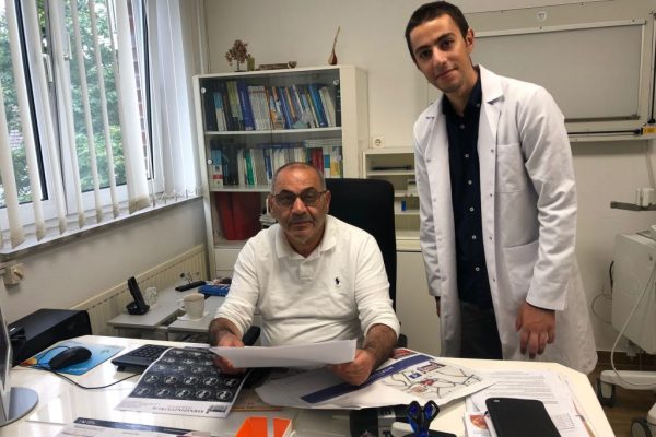 Ünlü doktora stajyer geldi