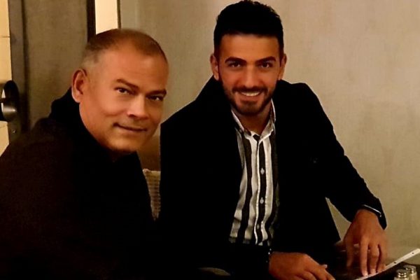 OYUNCU BAŞKAN MAZBATASINI ALIYOR