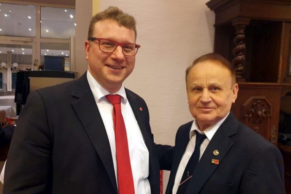 Alman sendikasından basın emekçisi Birol Tan‘a 40. yıl onuru