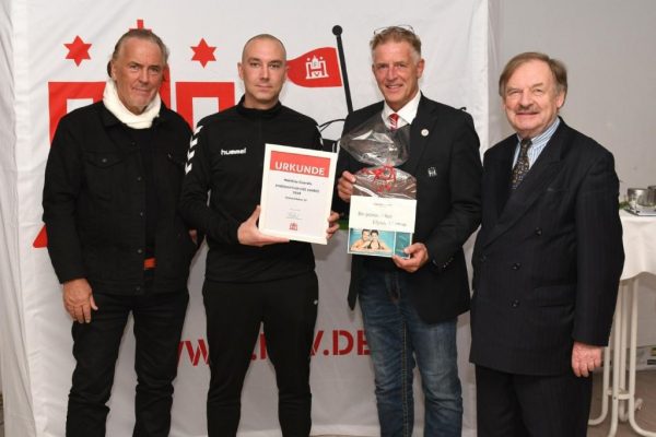 Matthias Coordts (Oststeinbeker SV) ist HFV-Ehrenamtler des Jahres 2019