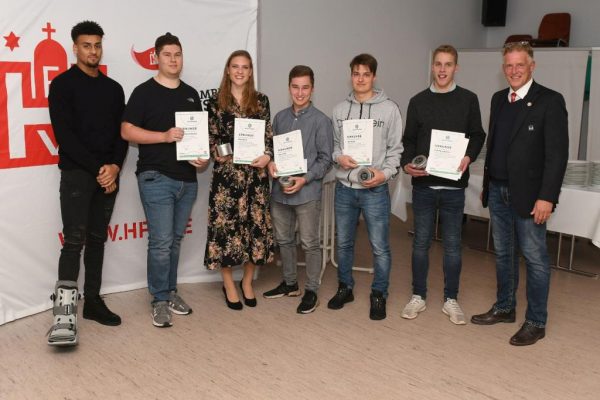 HFV ehrte vier neue „Fußballhelden“