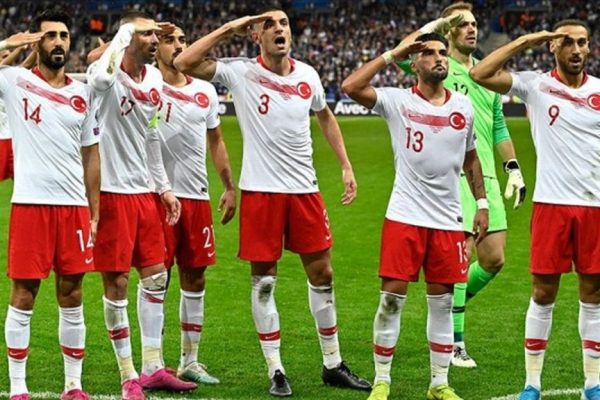 UEFA A Milli Futbol Takımı’nın asker selamına ceza vermedi