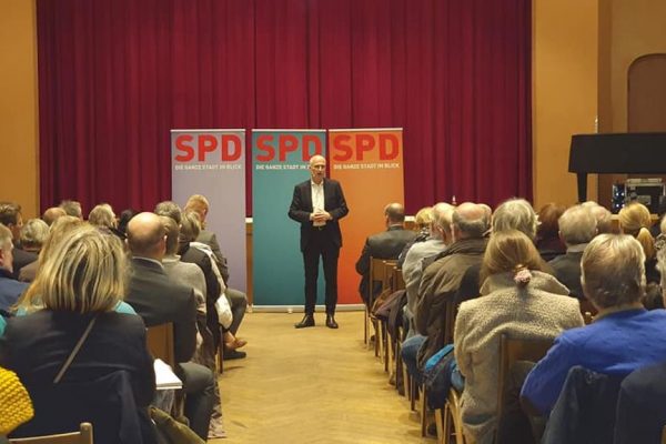 Hamburg Eyalet Başbakanı ve Belediye Başkanı Peter Tschentscher Bergedorf’daydı