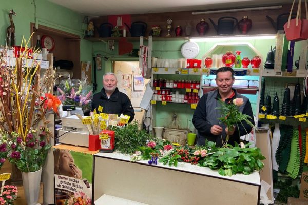 Ünlü çiçekçi ilgi çekiyor..