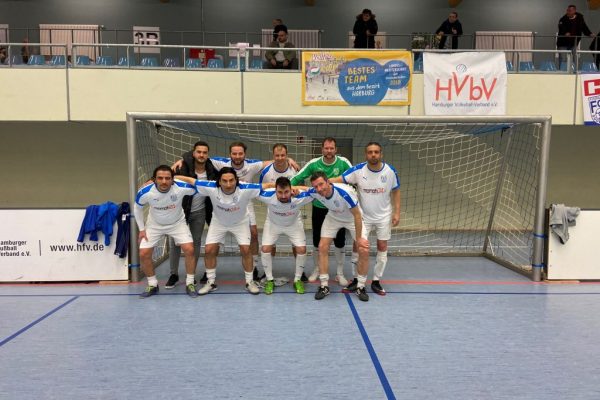 Erhan’lar salonda hakeme takıldı