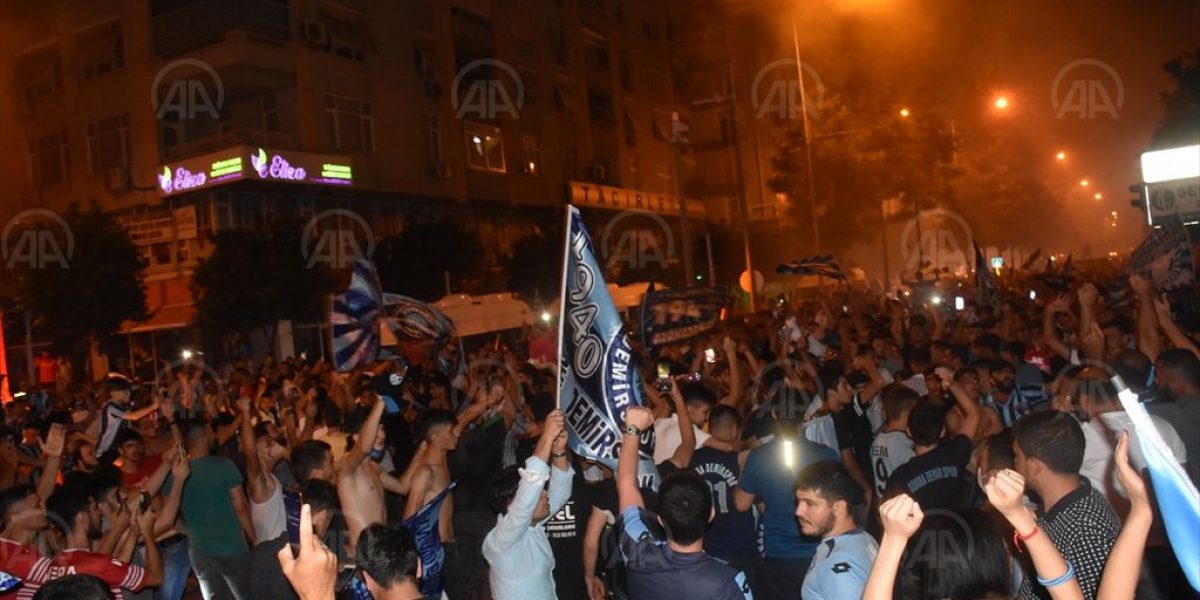 Adana Demirspor’un TFF 1. Lig play-off finaline yükselmesi kentte kutlanıyor