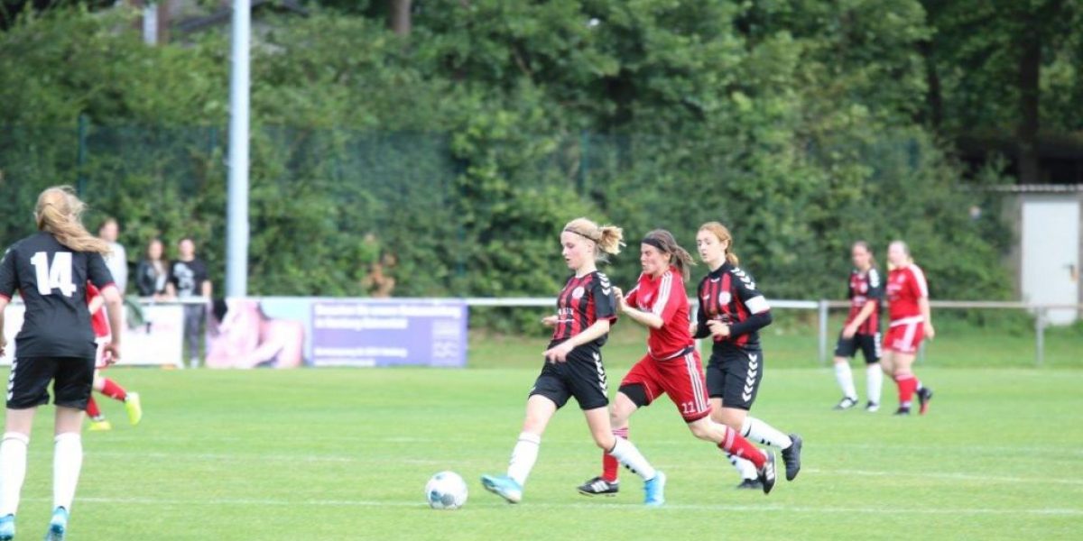 HTB Bundesliga Mädchen / Endlich wieder Fussball