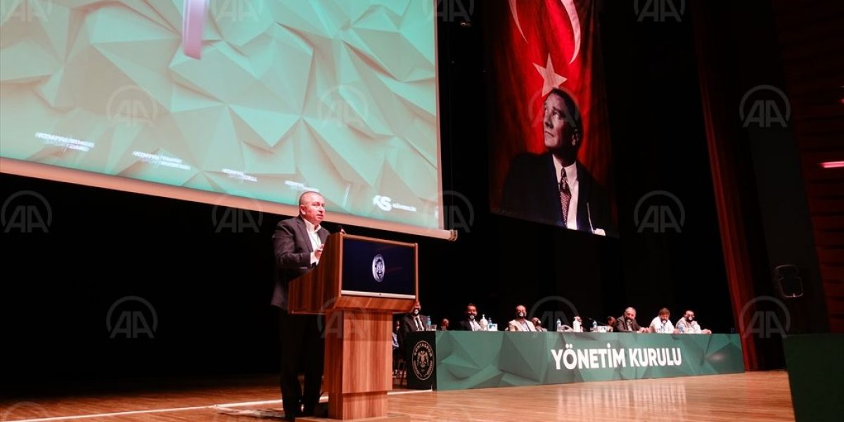 Konyaspor”da Hilmi Kulluk yeniden başkanlığa seçildi.