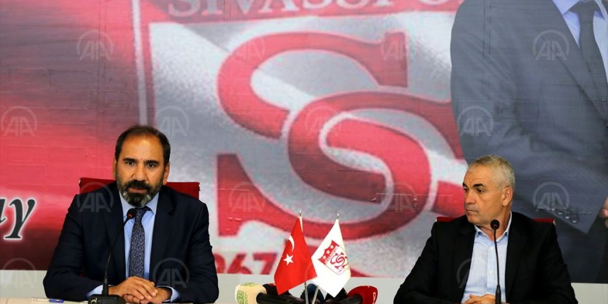 Sivasspor, Rıza Çalımbay’la sözleşme imzaladı