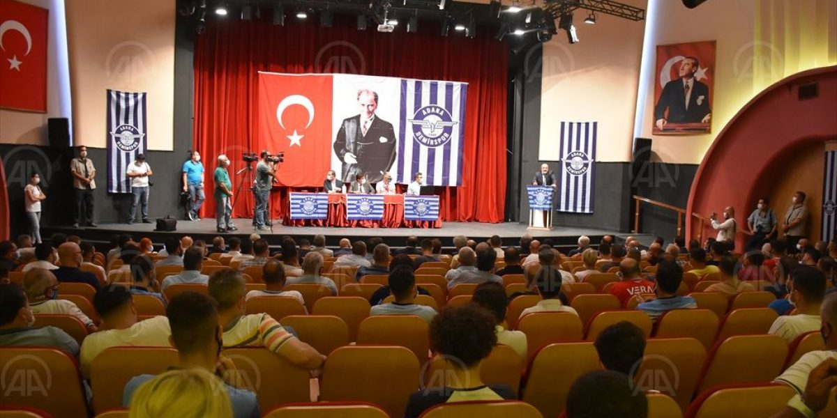 Adana Demirspor’un olağanüstü genel kurulunda Murat Sancak, kulüp başkanlığına yeniden seçildi