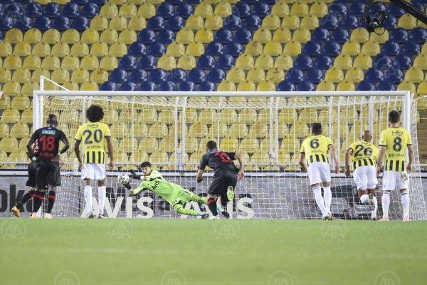 Samatta attı, Altay’lı Fenerbahçe kazandı: 2-1