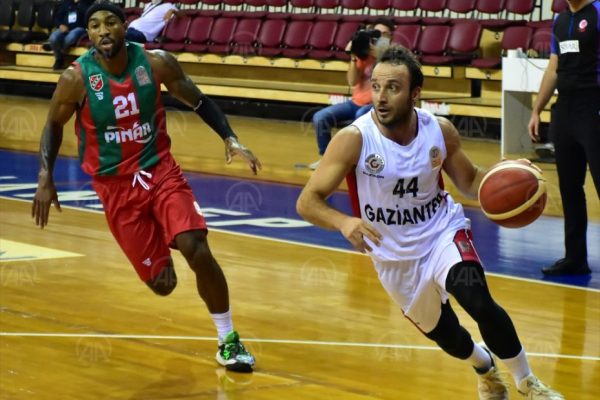 Gaziantep Basketbol: 59 – Pınar Karşıyaka: 55